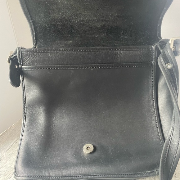 St. Nick Santa Face Christmas Crossbody Novelty Button Leather Purse - Picture 13 of 16